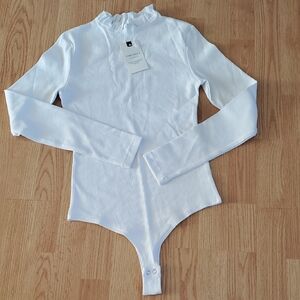 Elegant White Ribbed Long Sleeve Bodysuit Women's Size M